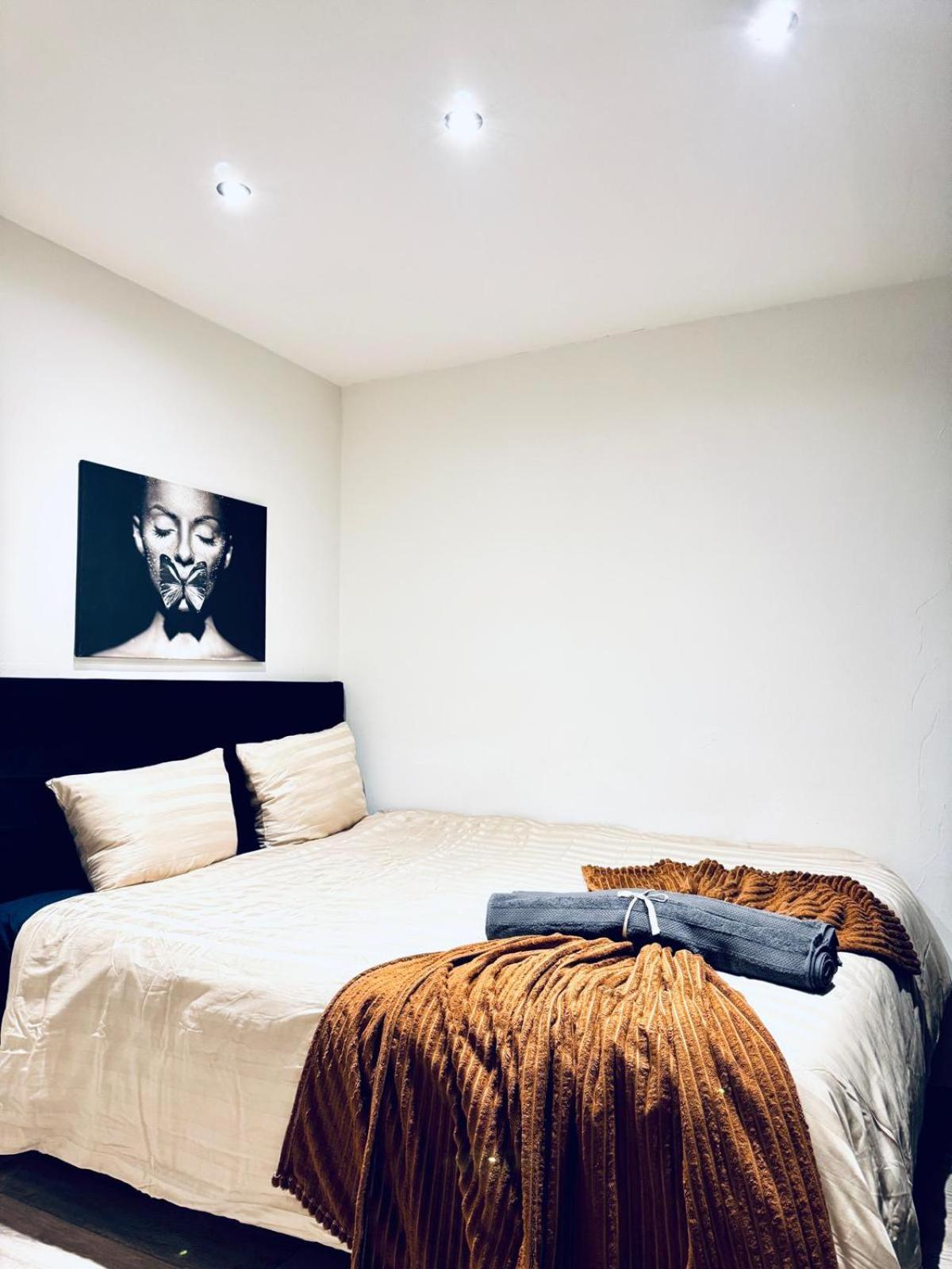 Elegant & 5br Shared In Apartment *