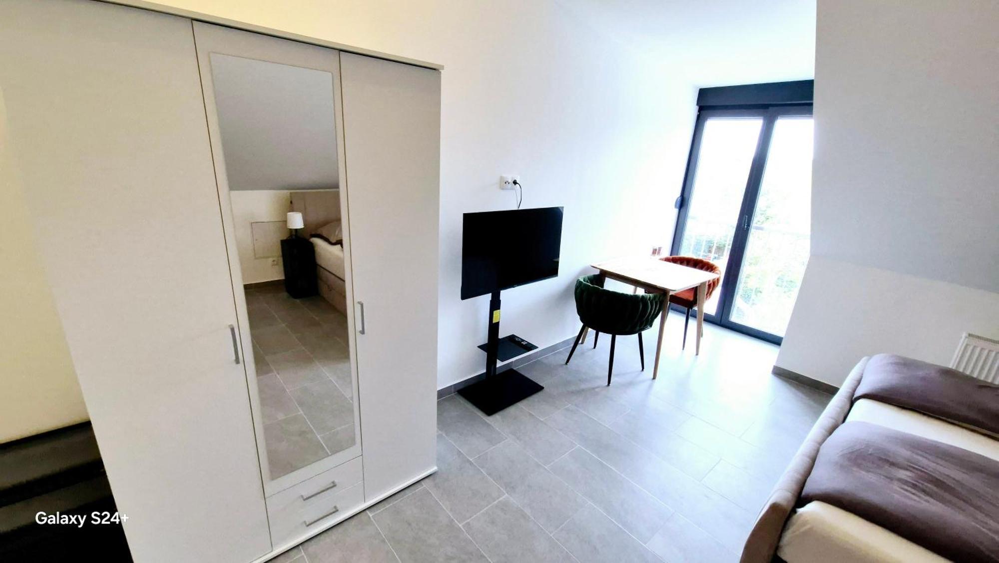 Moderne Mit Klima, Perfekter Anbindung Ins Zentrum Und Kostenlose Parkplaetze! Apartment