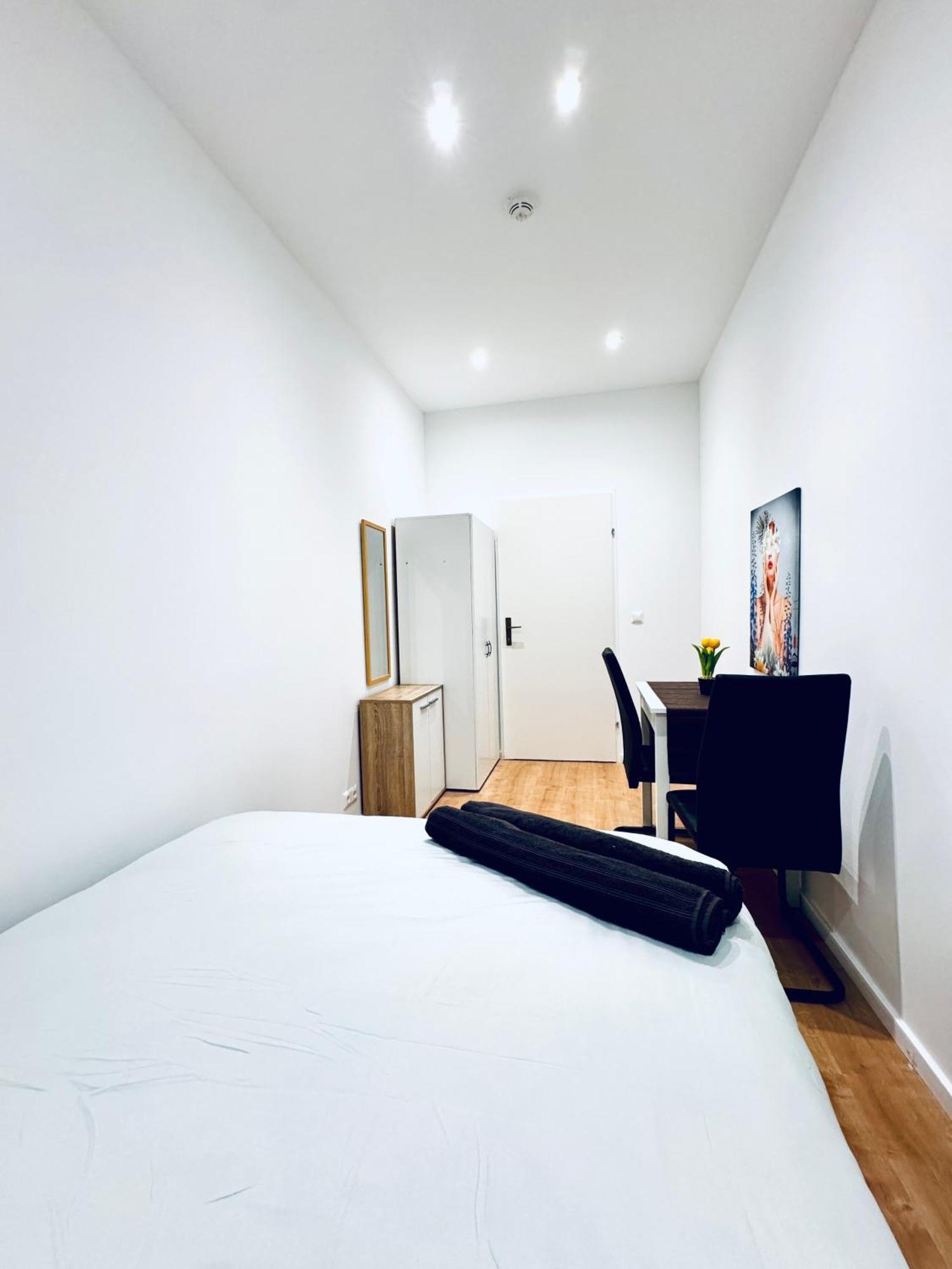 Comfy & Cozy 4br Shared Next To Kaufpark Alterlaa Vienna