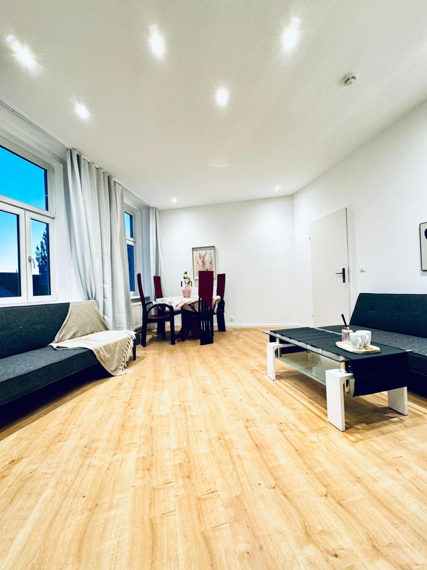 Comfy & Cozy 4br Shared Next To Kaufpark Alterlaa Vienna