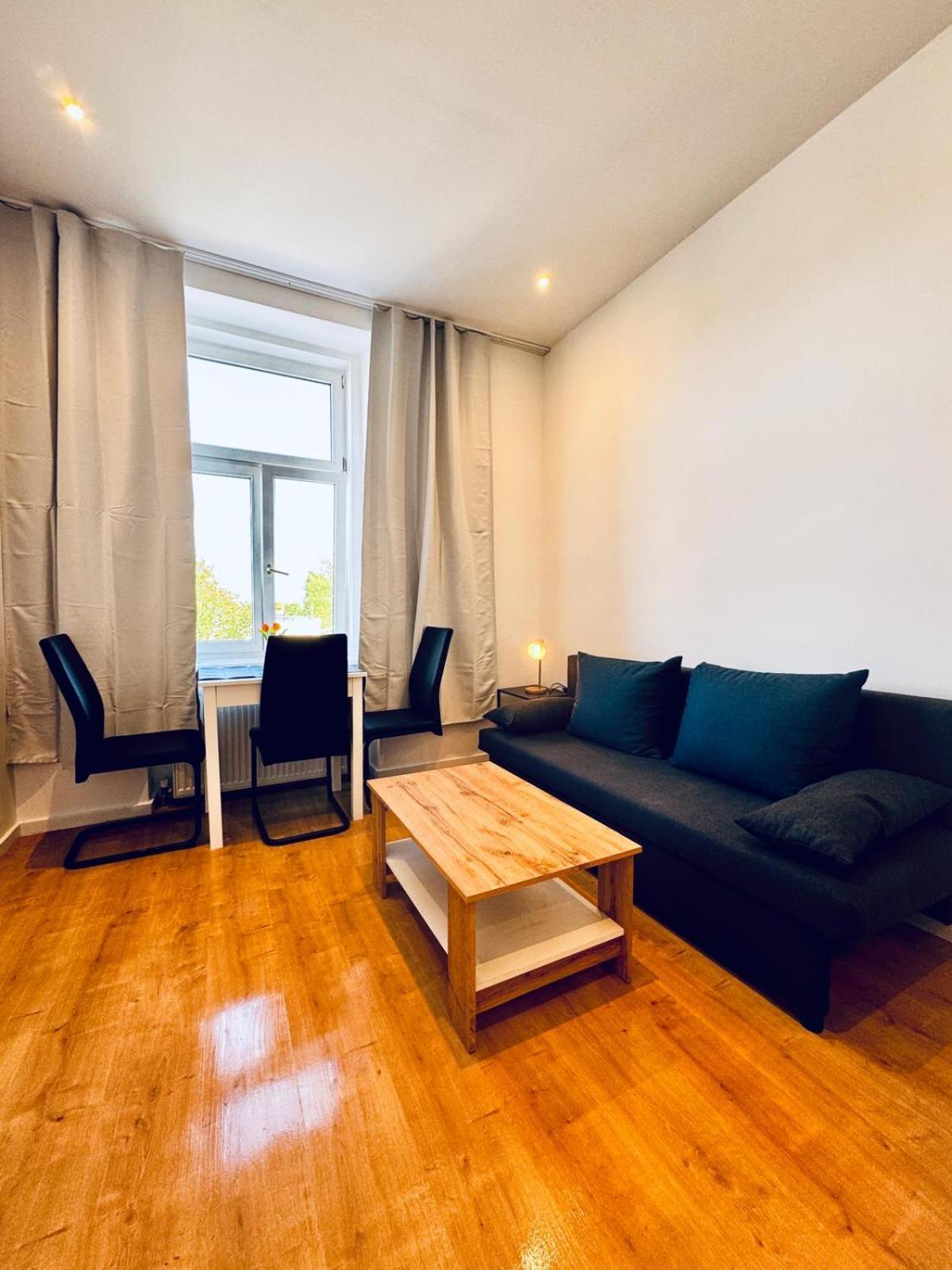 Spacious 3br Shared Near Kaufpark Alterlaa Appartamento *