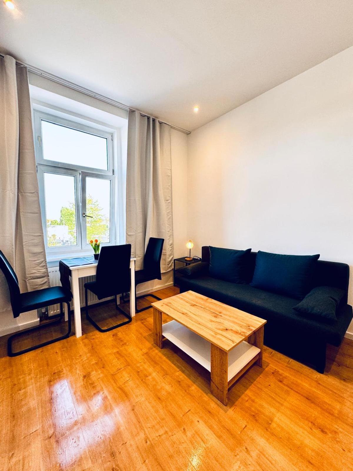 Spacious 3br Shared Near Kaufpark Alterlaa * Wien