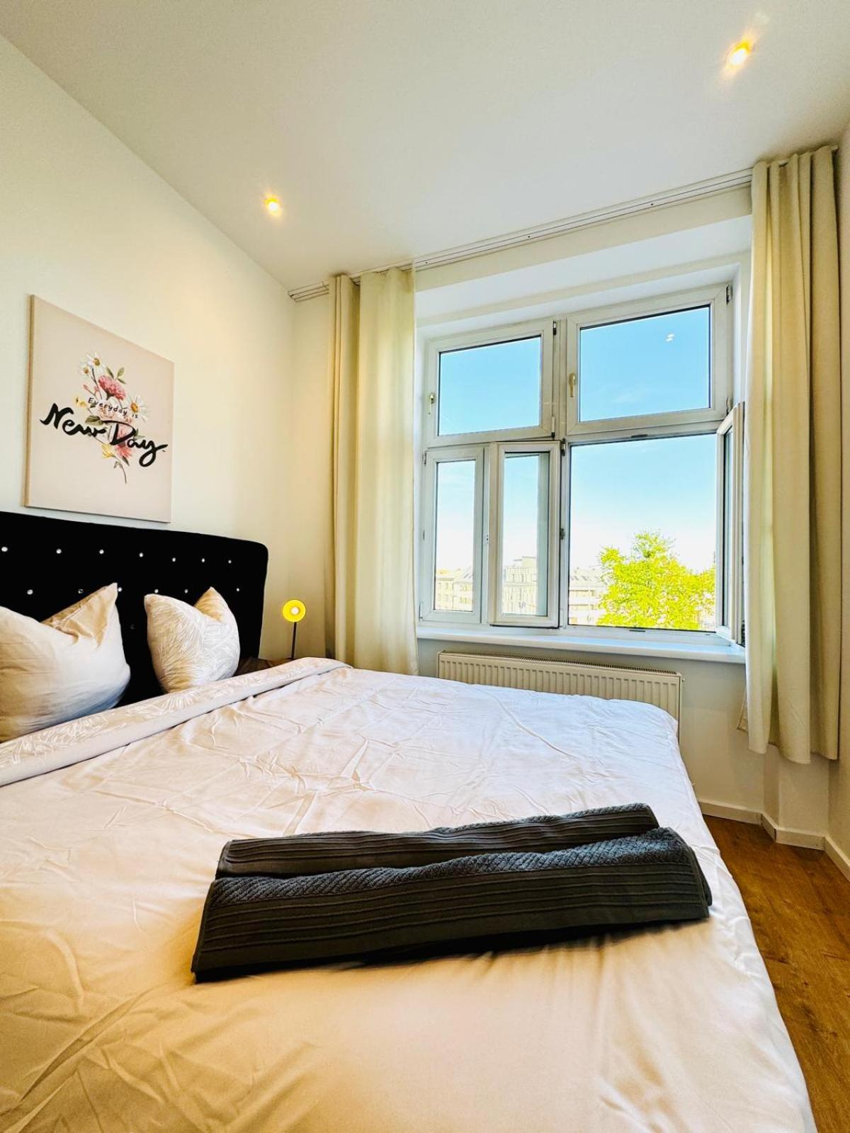 Spacious 3br Shared Near Kaufpark Alterlaa * Vienna