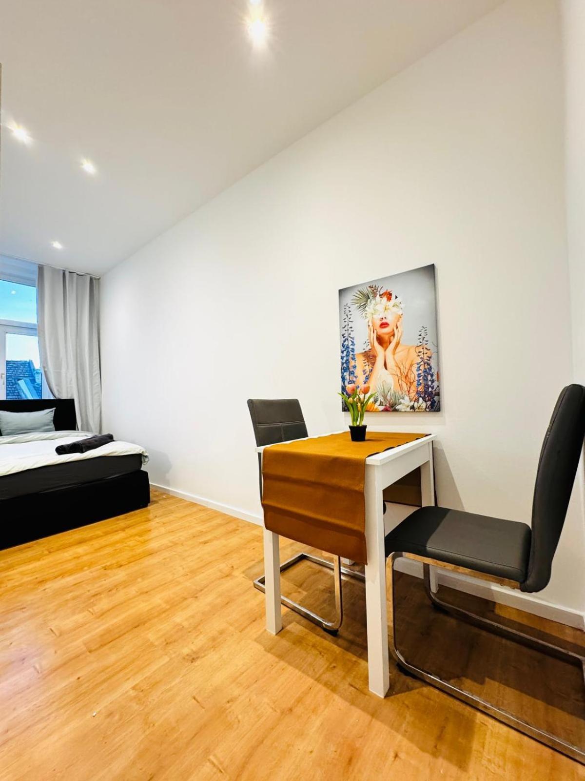 Comfy & Cozy 4br Shared Next To Kaufpark Alterlaa Apartment Vienna