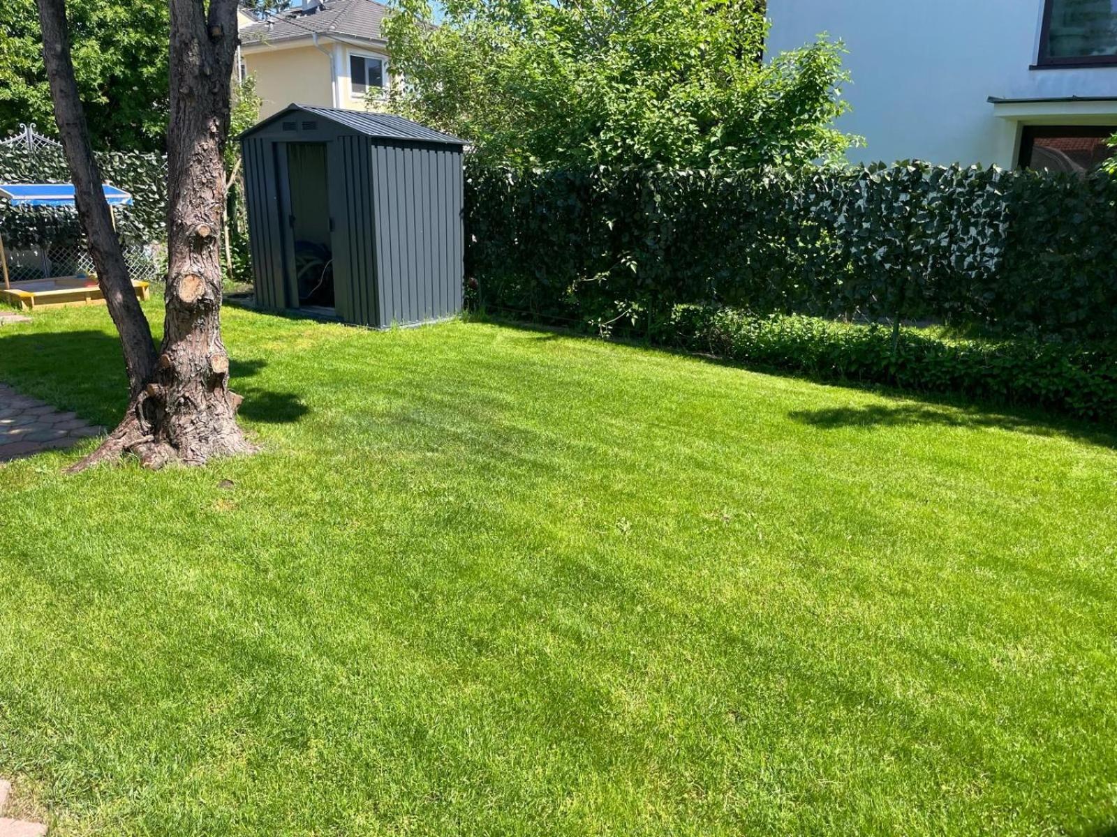 Villa In In Perfect Situaton Near Vic And Donau Park With Pool And Private Garden Sleeps 4 With 2 Bedrooms, Kitchen And Livingroom And Bath And Private Parking Vienna