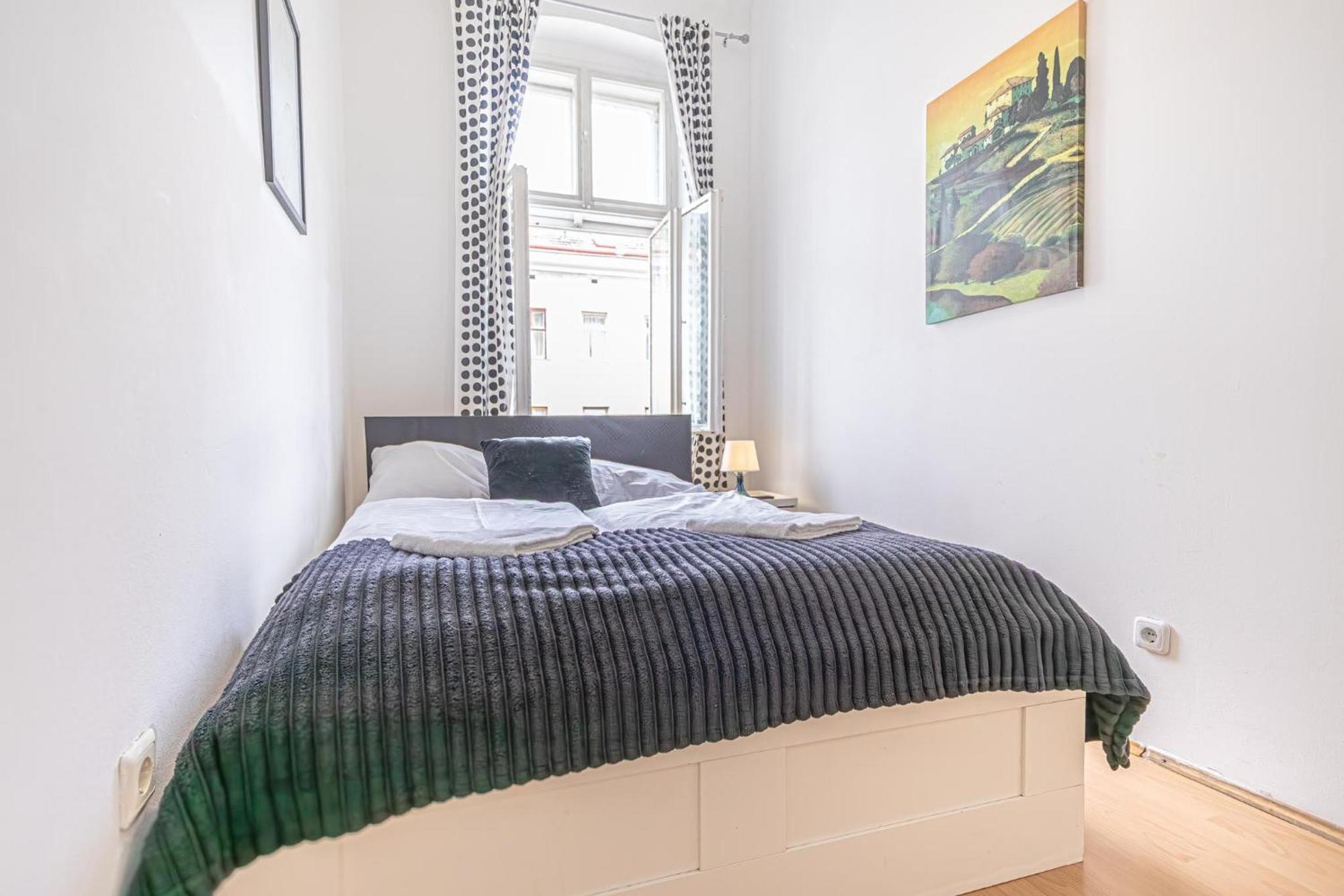 Apartment Viennese 3br Apt. Near Wiener Stadthalle & Vienna
