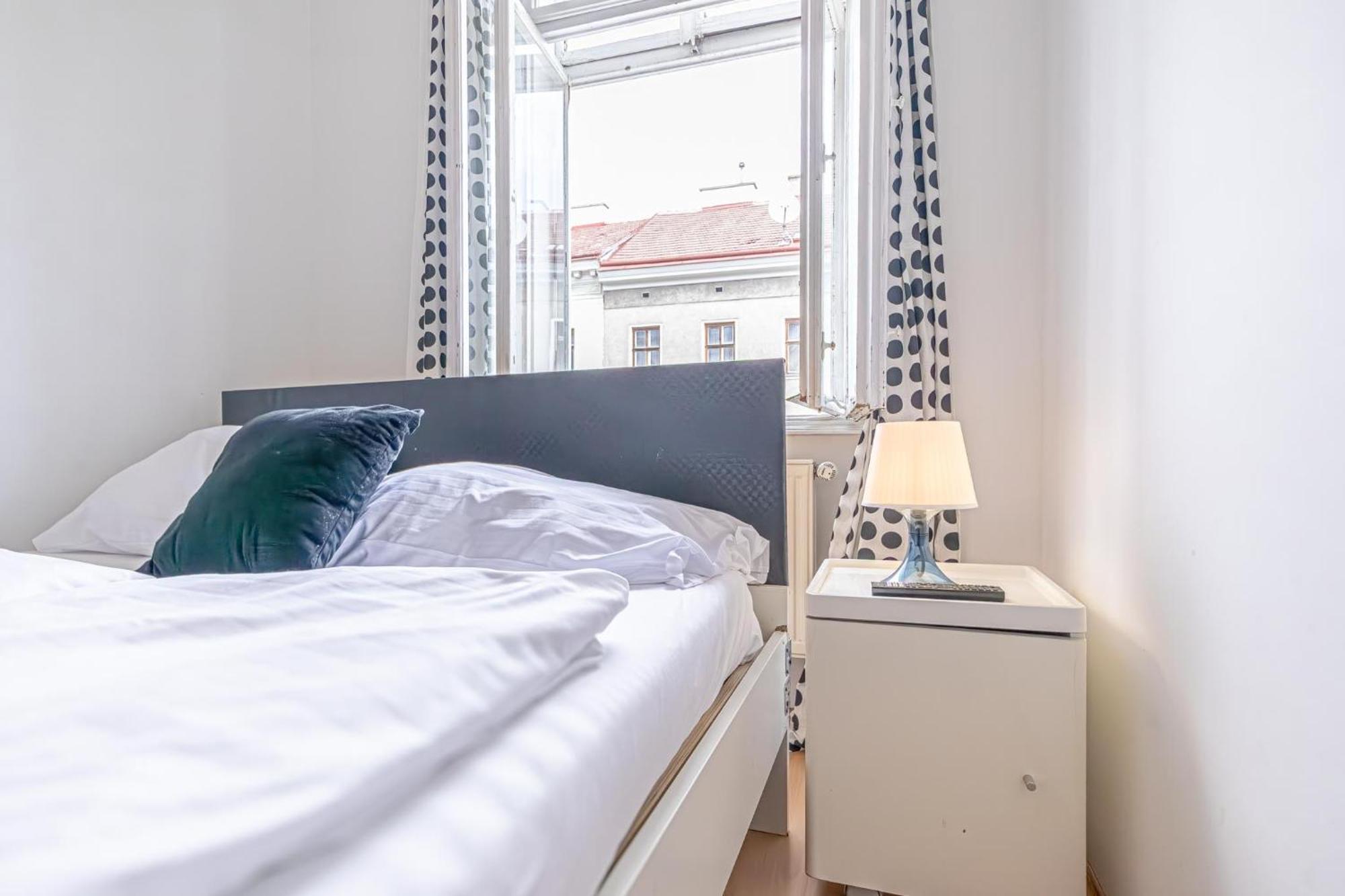 Viennese 3br Apt. Near Wiener Stadthalle & Apartment Vienna