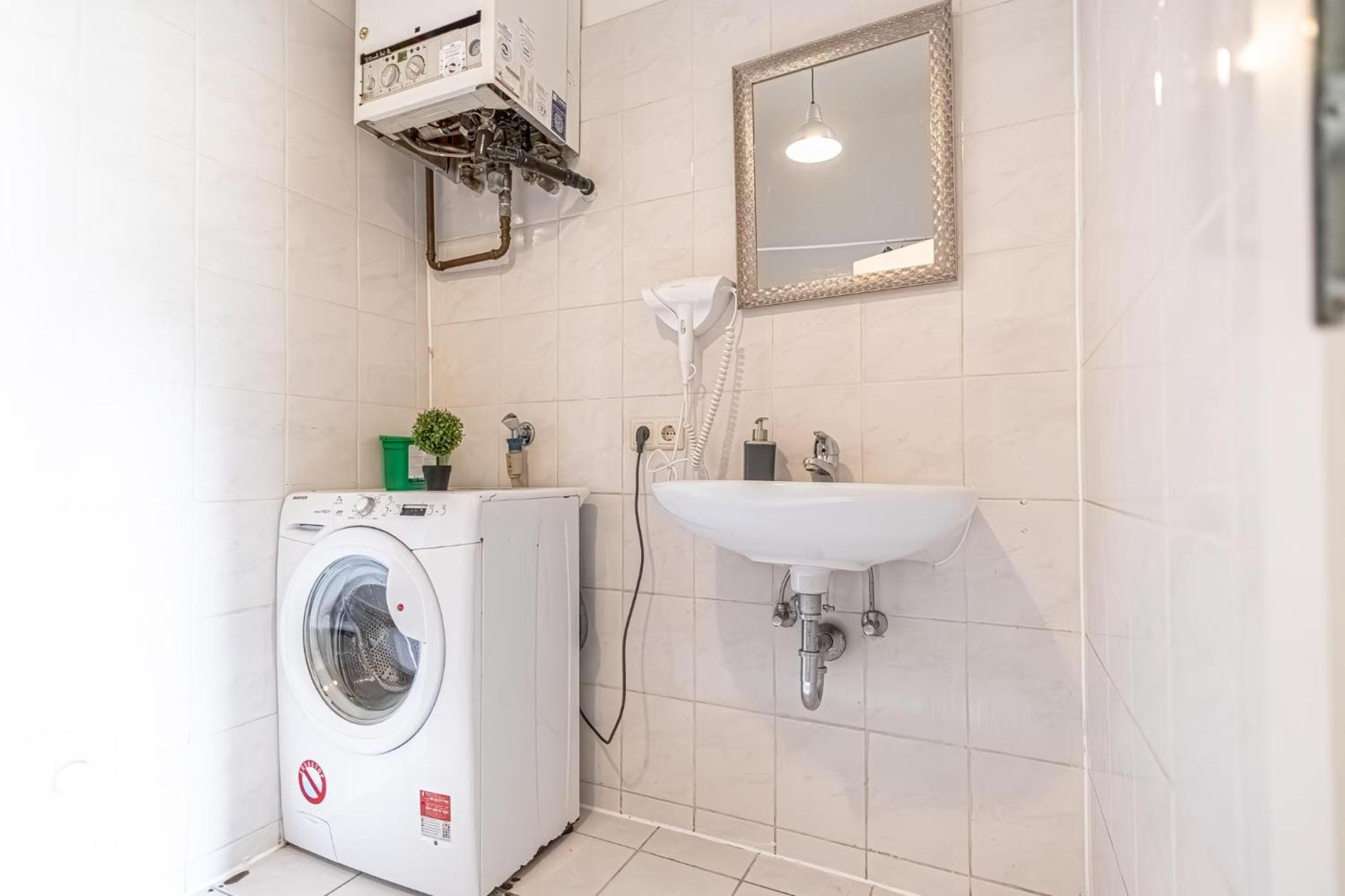 Viennese 3br Apt. Near Wiener Stadthalle & Vienna