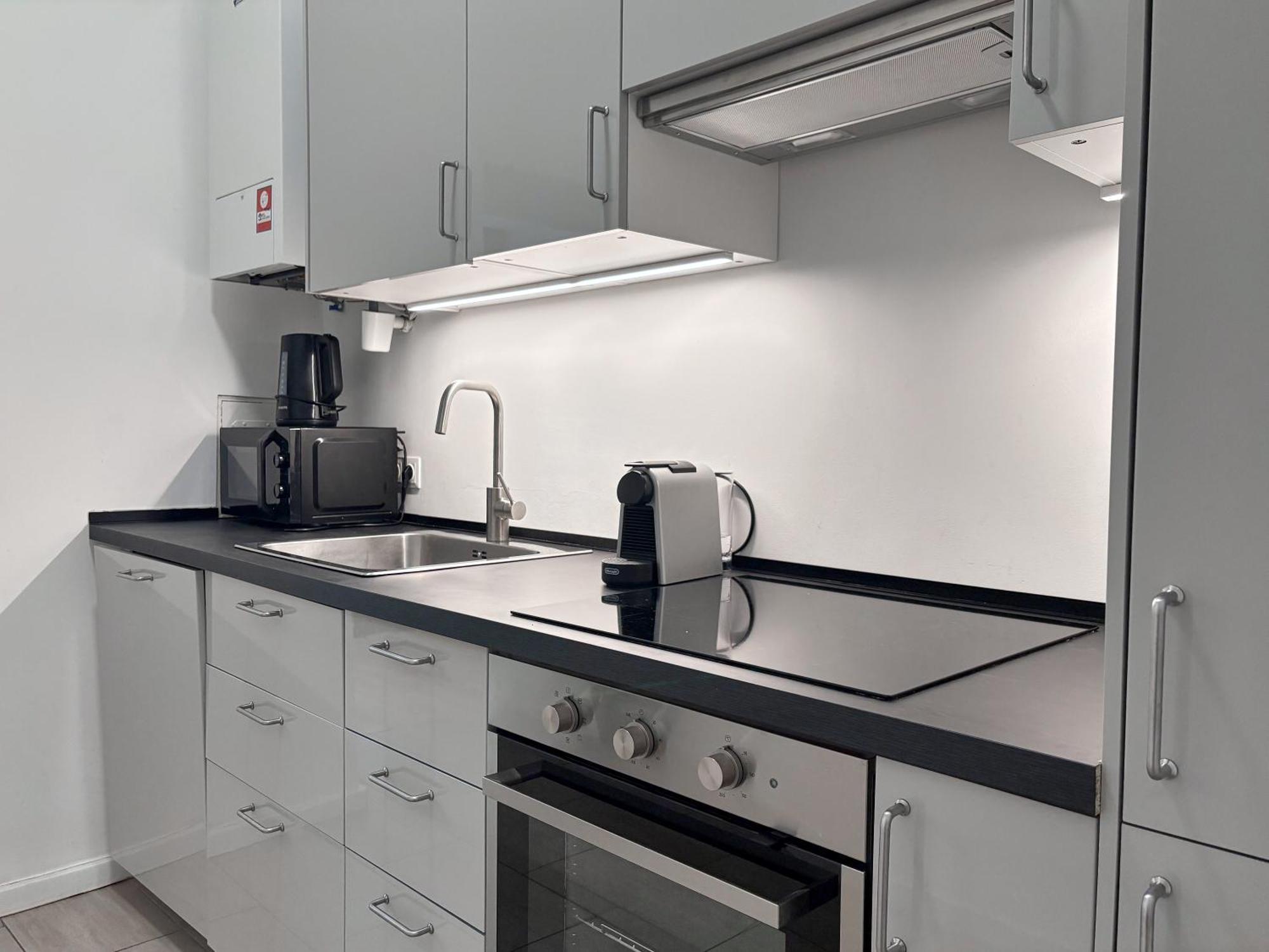 Apartment Close To Schoenbrunn I Bright Flat, Fast Wifi