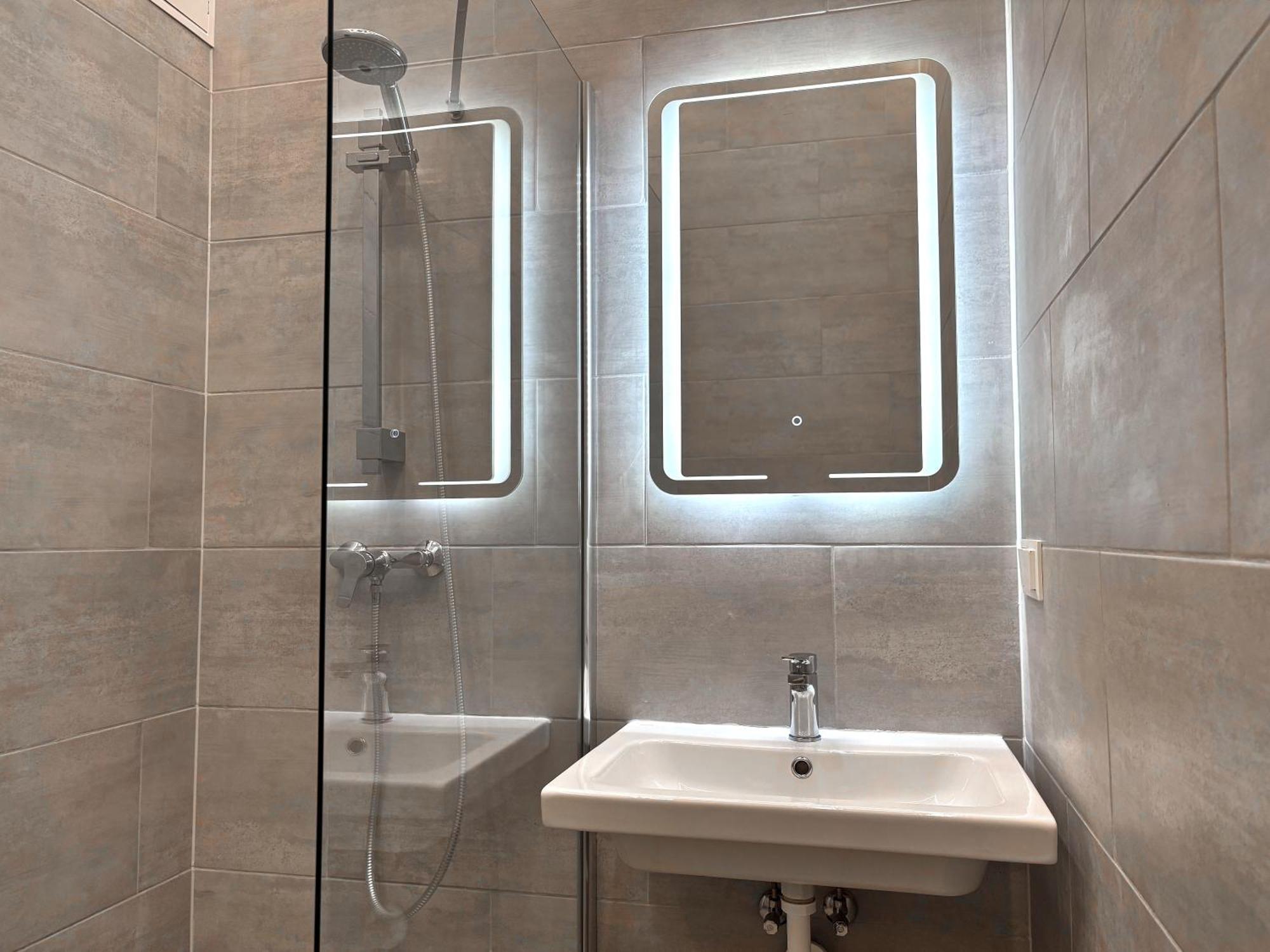 Close To Schoenbrunn I Bright Flat, Fast Wifi Vienna