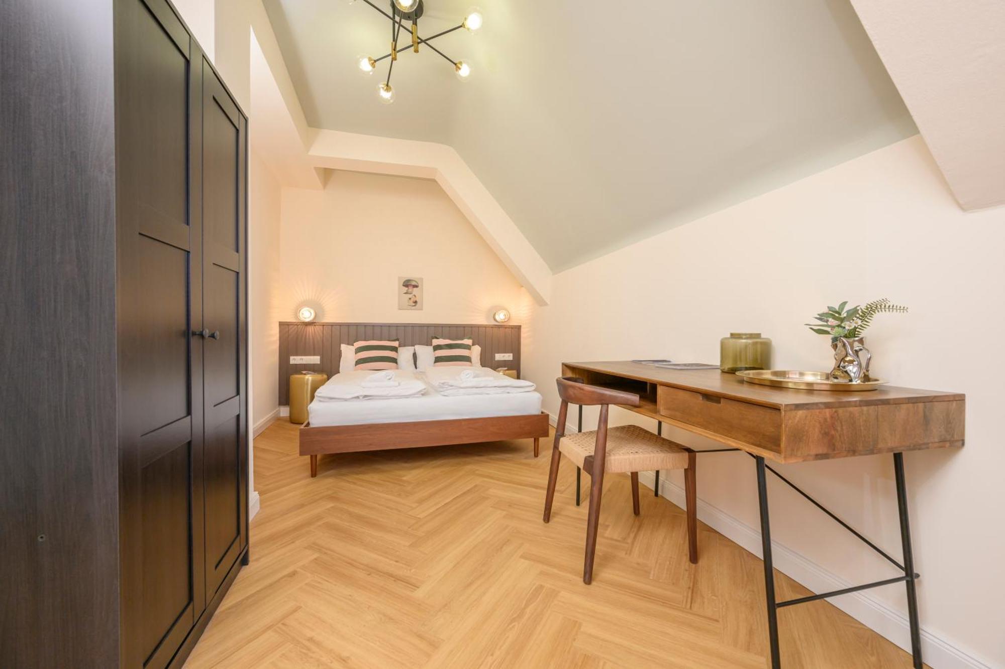 Palais Palffy Suits Apartment