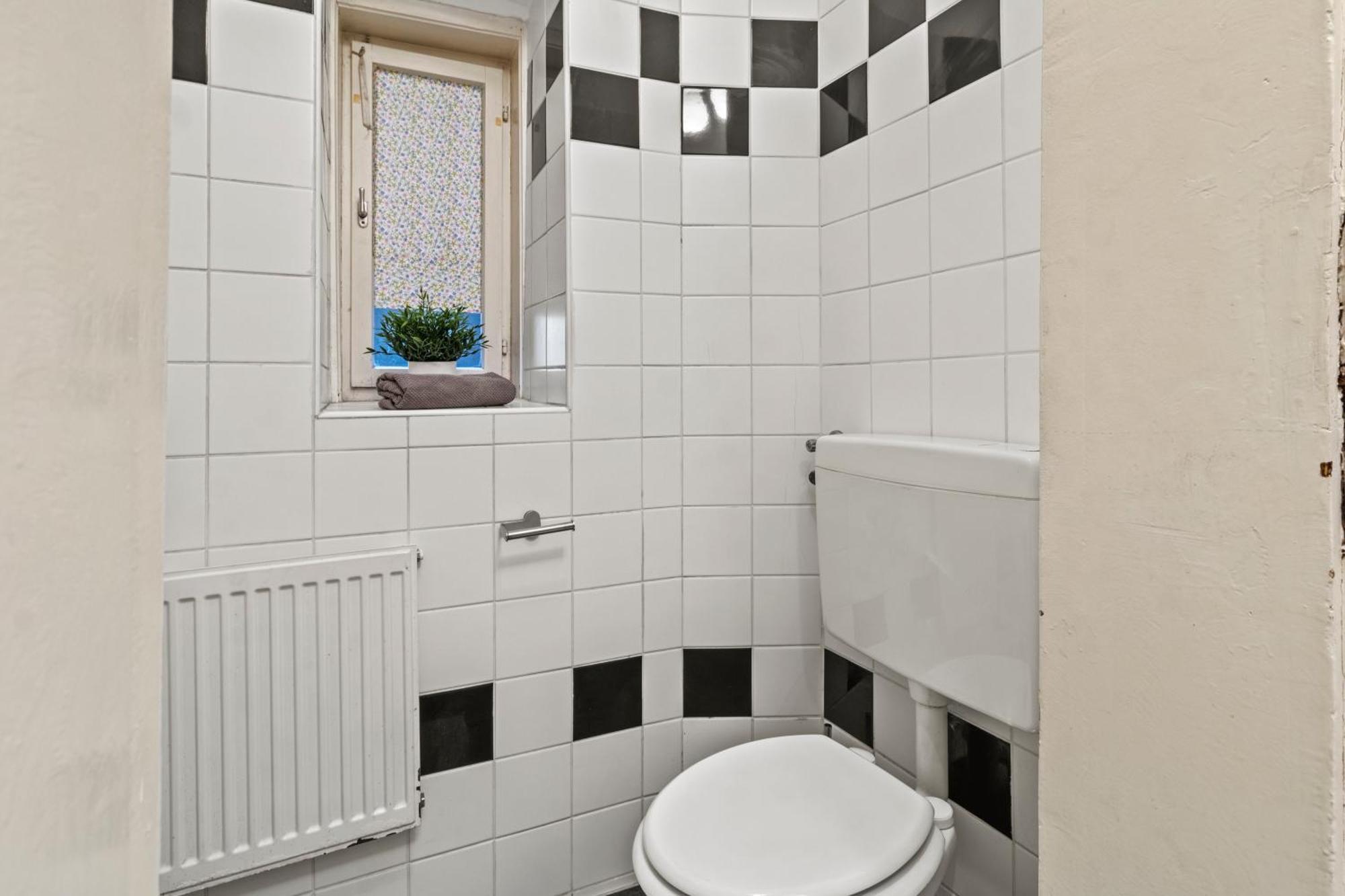 Central, 5 Min Walk To U4 Friedensbruecke Apartment *