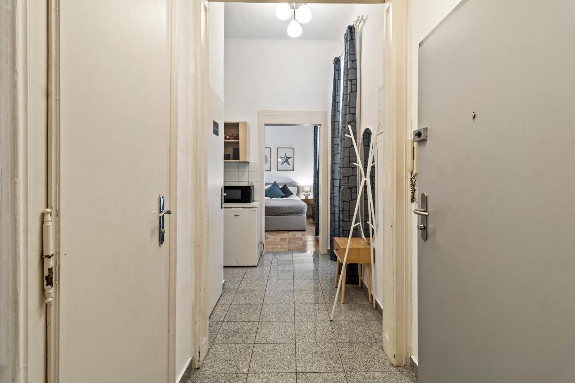Apartment Central, 5 Min Walk To U4 Friedensbruecke