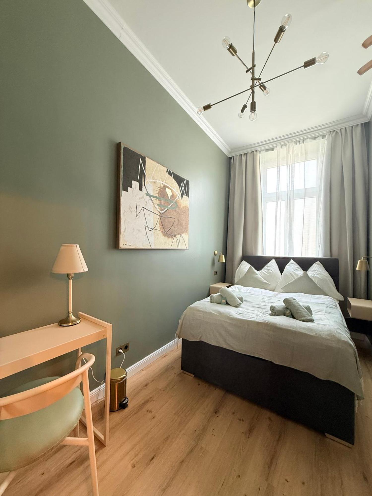Hostel Home1 - District Twelve Boutique