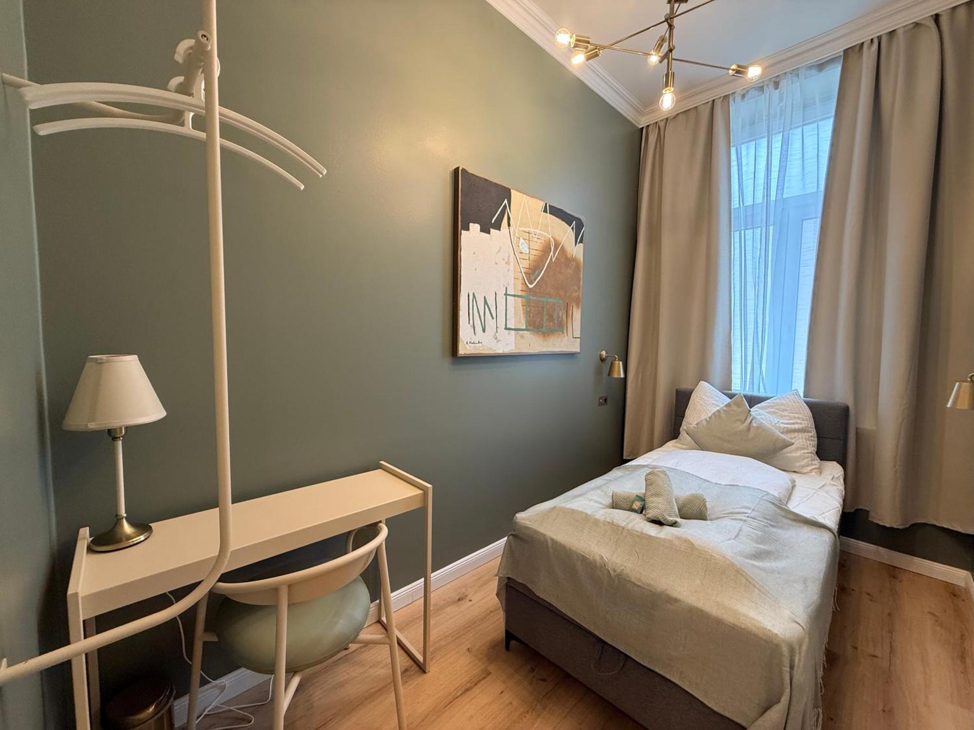 Hostel Home1 - District Twelve Boutique *