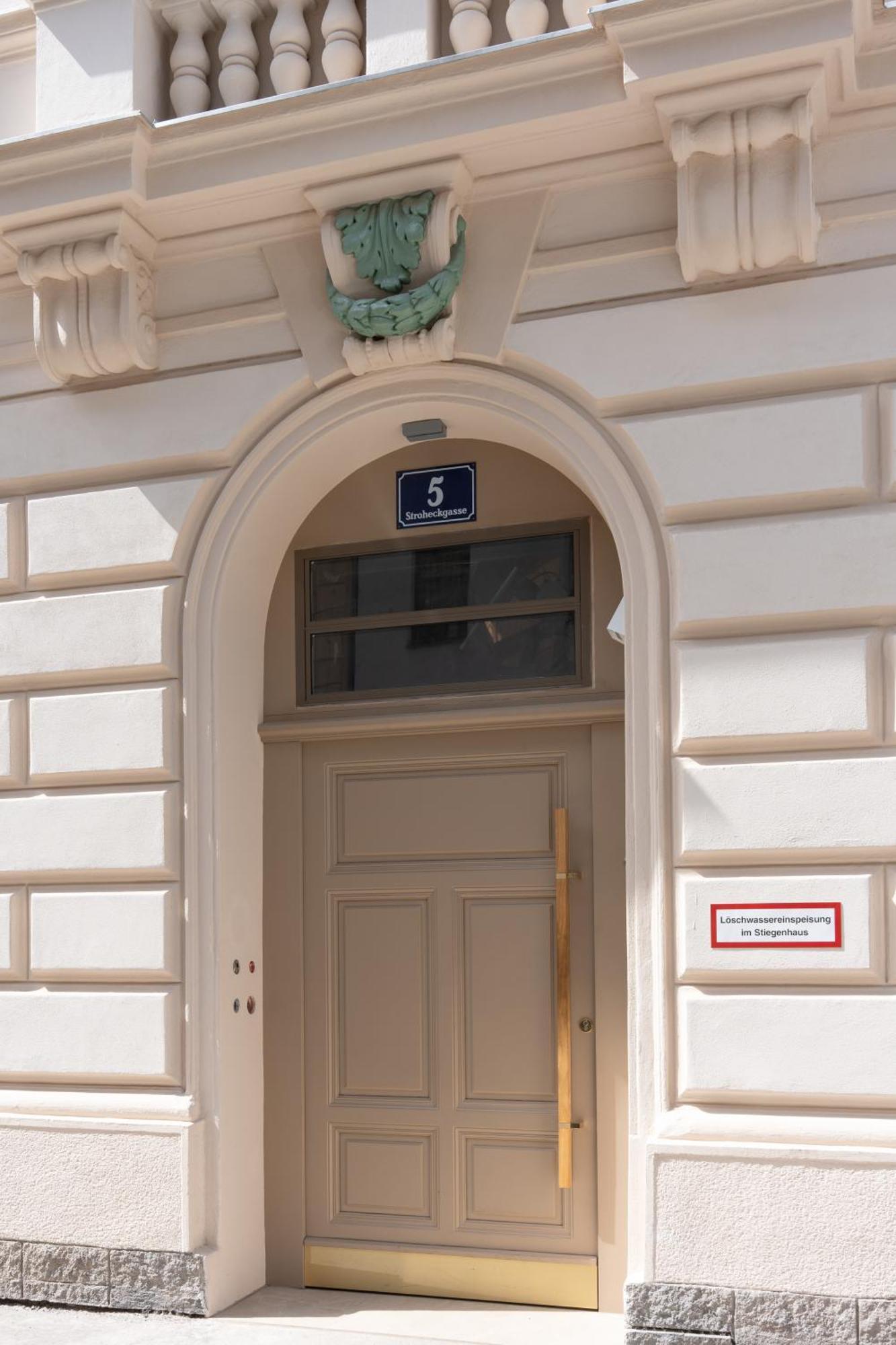 Door No 5 By Gt7 Hospitality Apartment