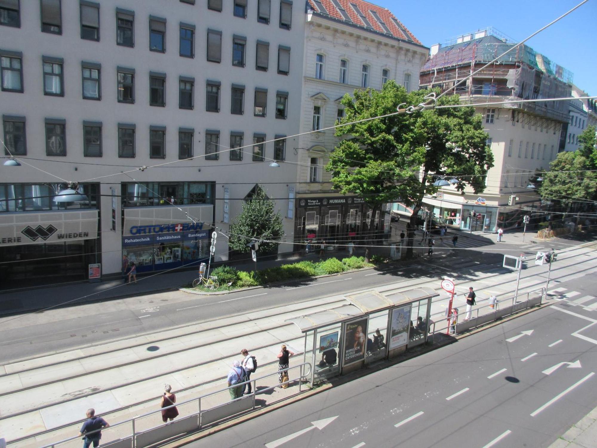 Attache L Contactless Check-in 3* Vienna