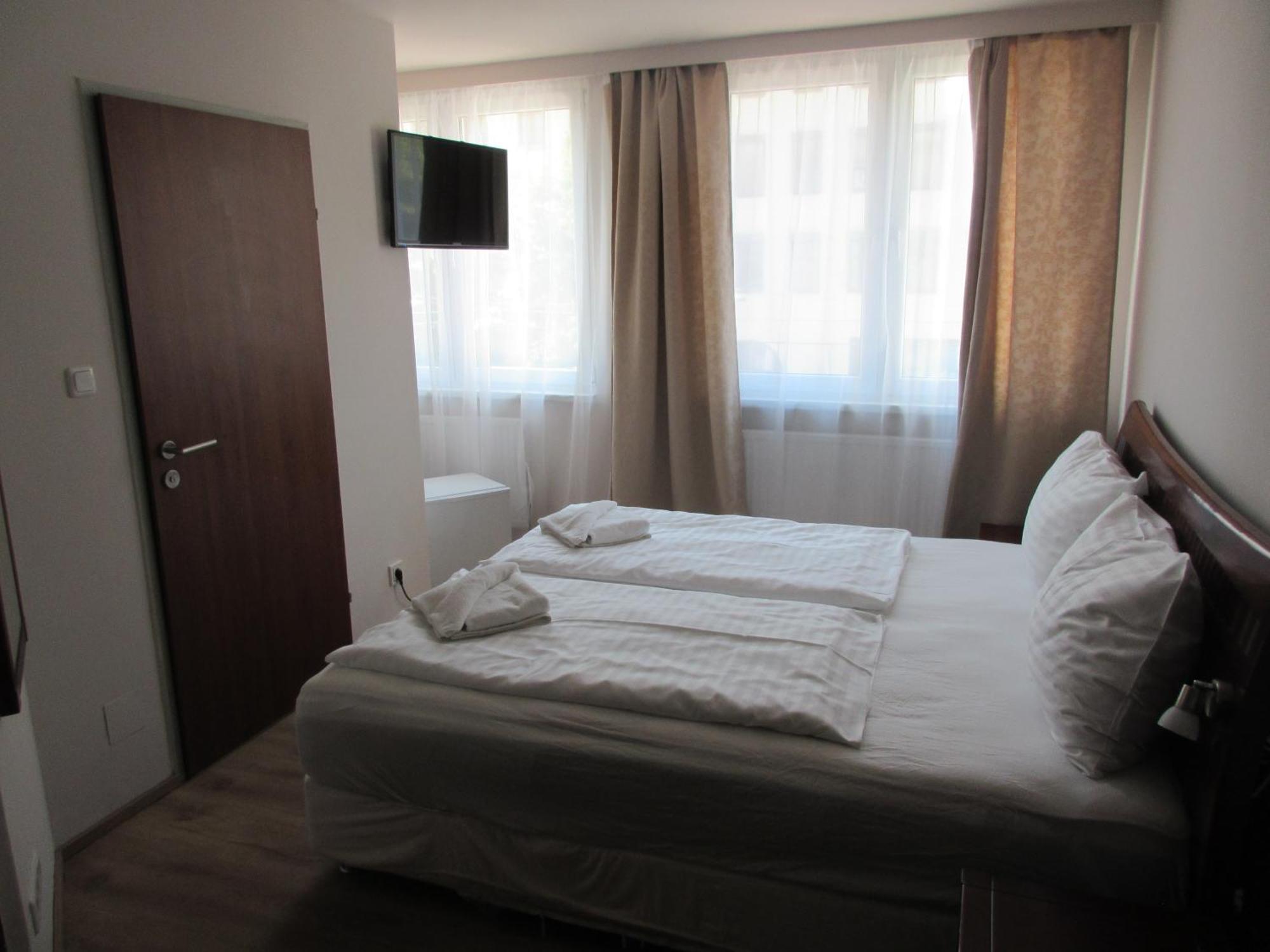Attache L Contactless Check-in Hotel 3*