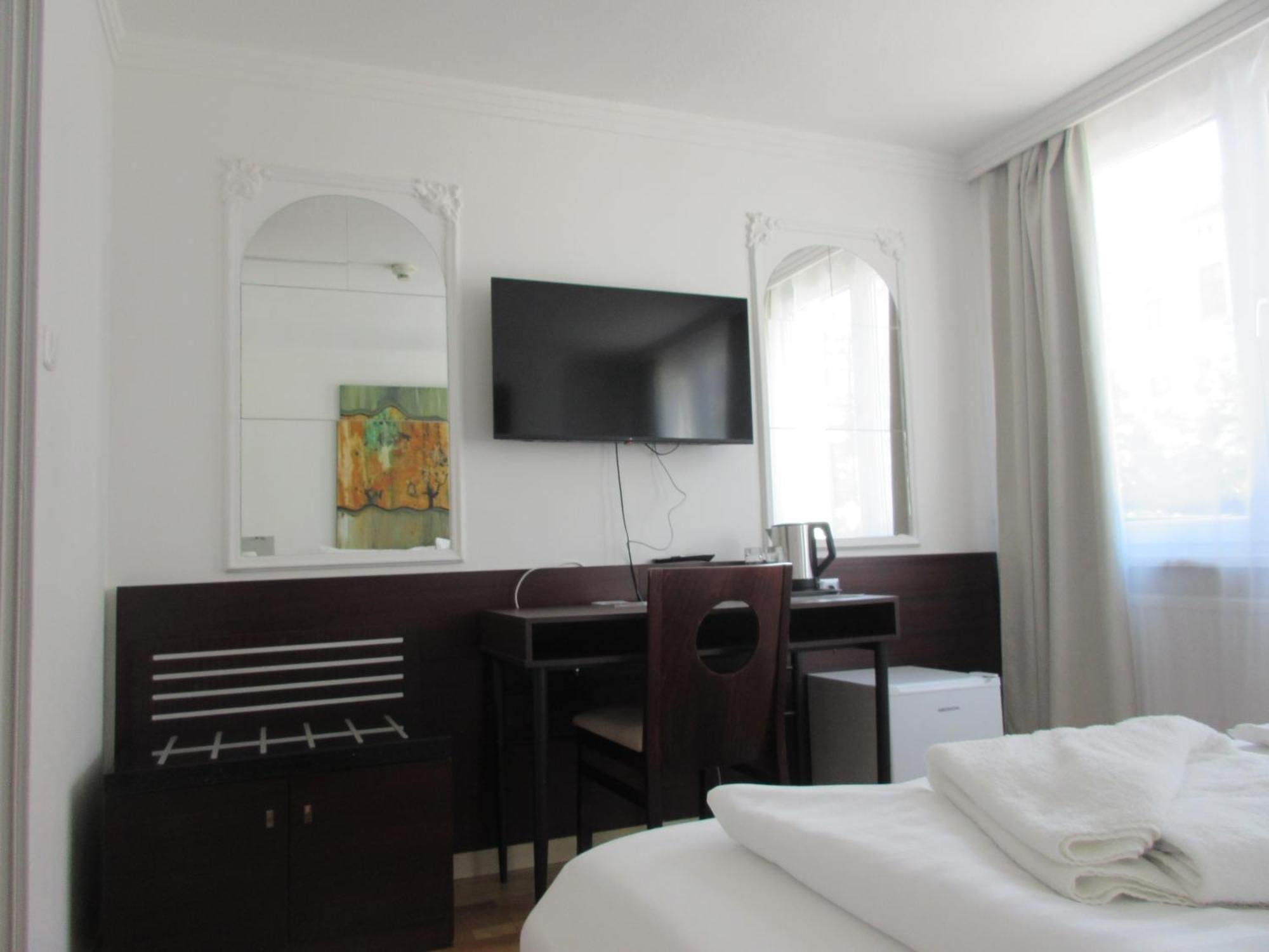 Attache L Contactless Check-in Hotel 3*