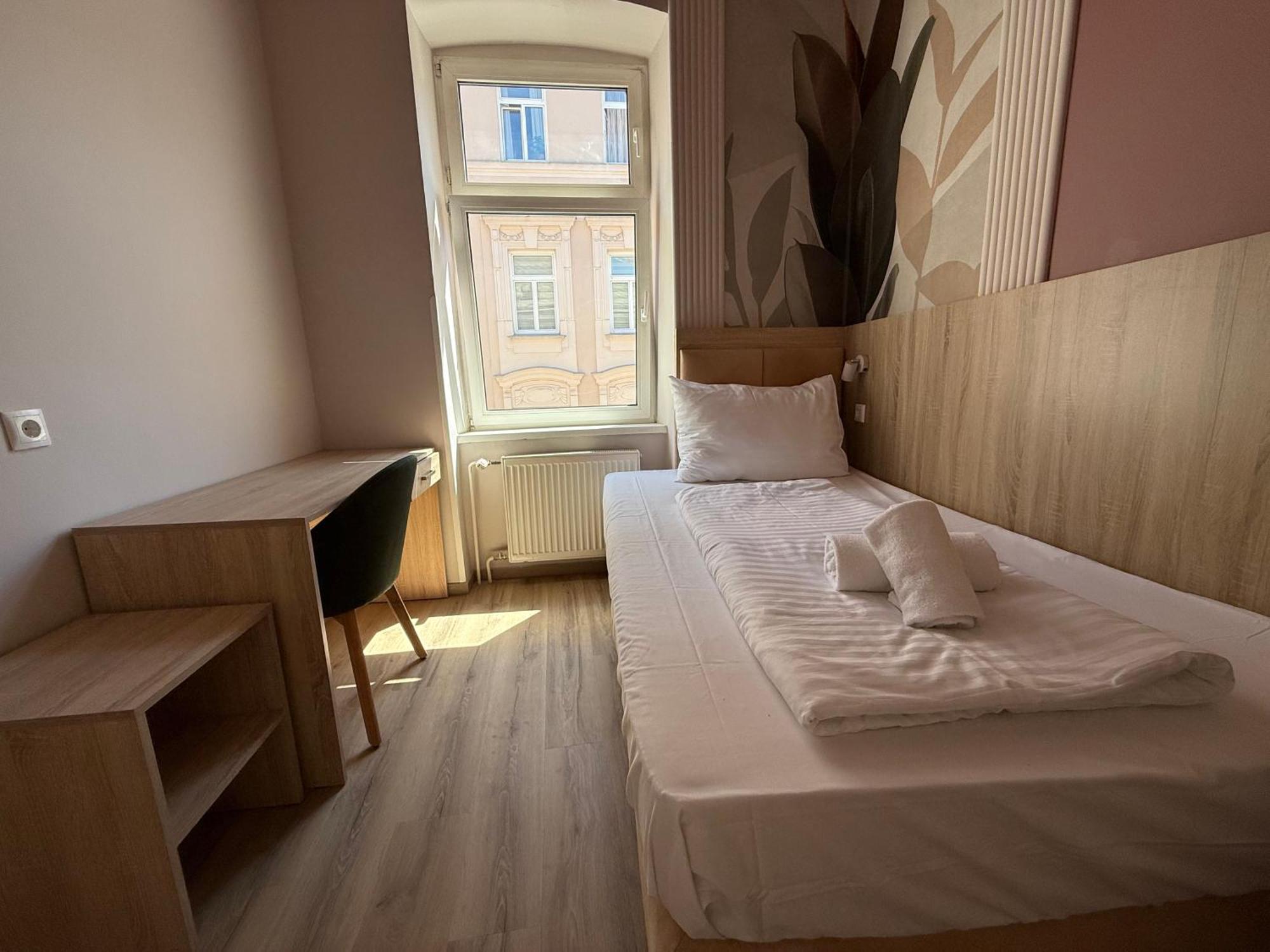 Dependance Rooms I 6 Mins To U6 Alser Strasse I Self Check In Apartment Vienna