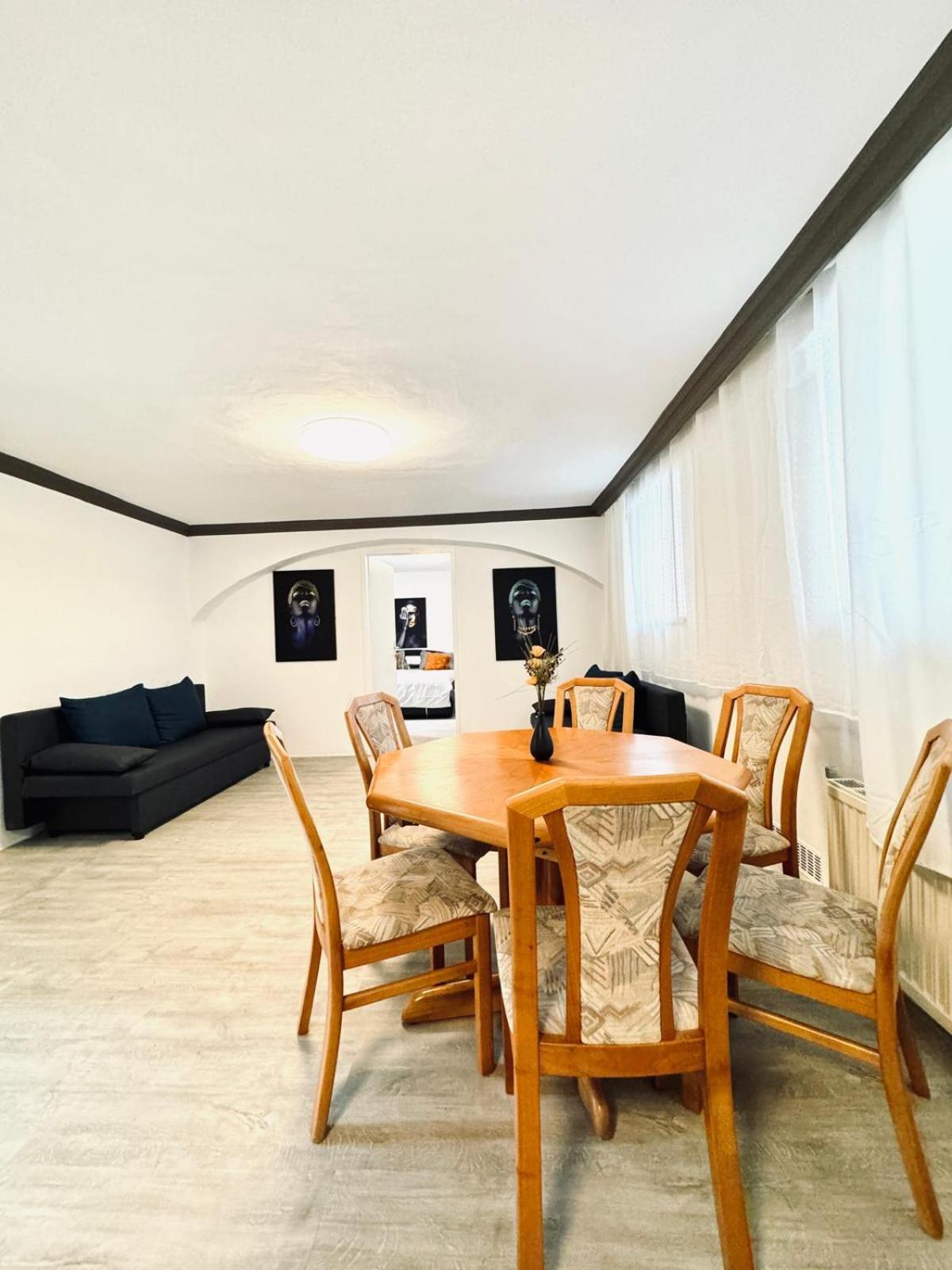Very Spacious For Up To 7p With Great Location Apartment