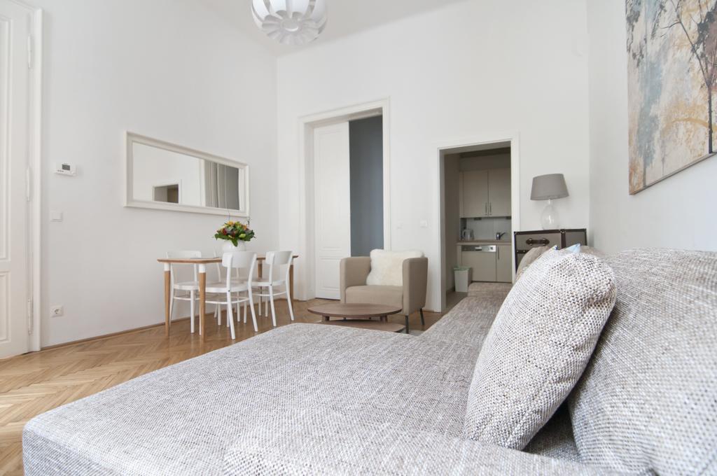 Apartment Heymi Opernring Vienna