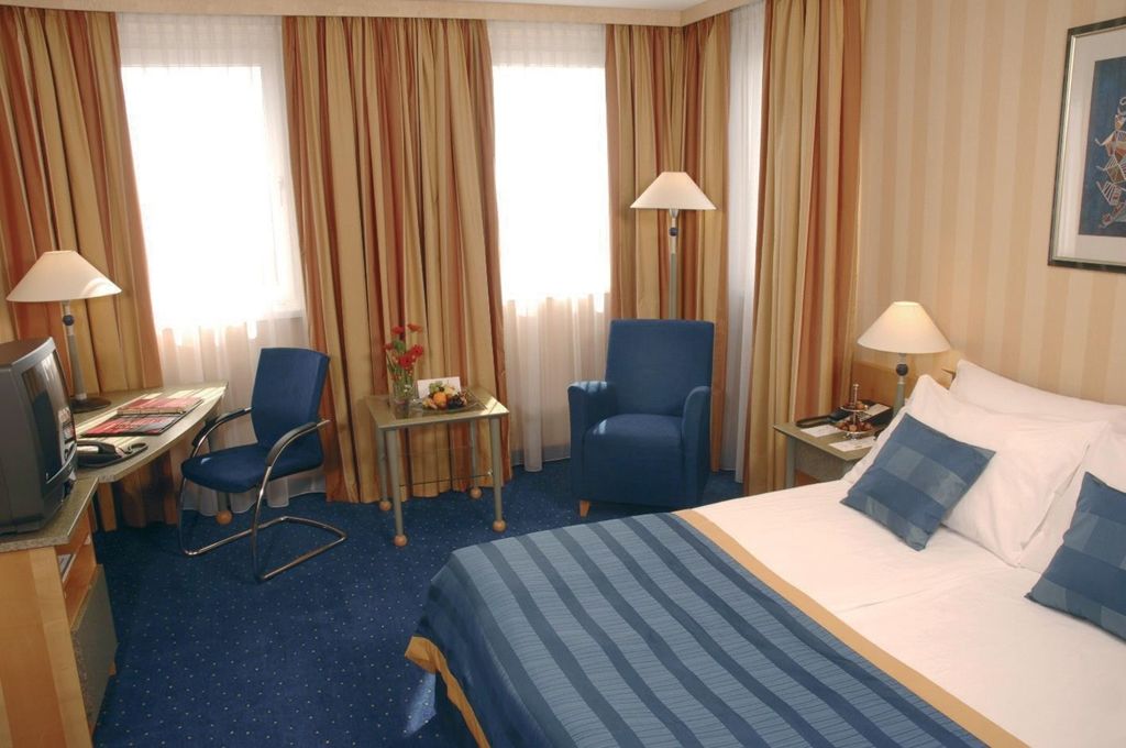 Nh Danube Hotel