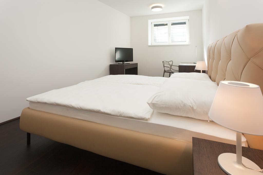 Redstar 1020 Apartment