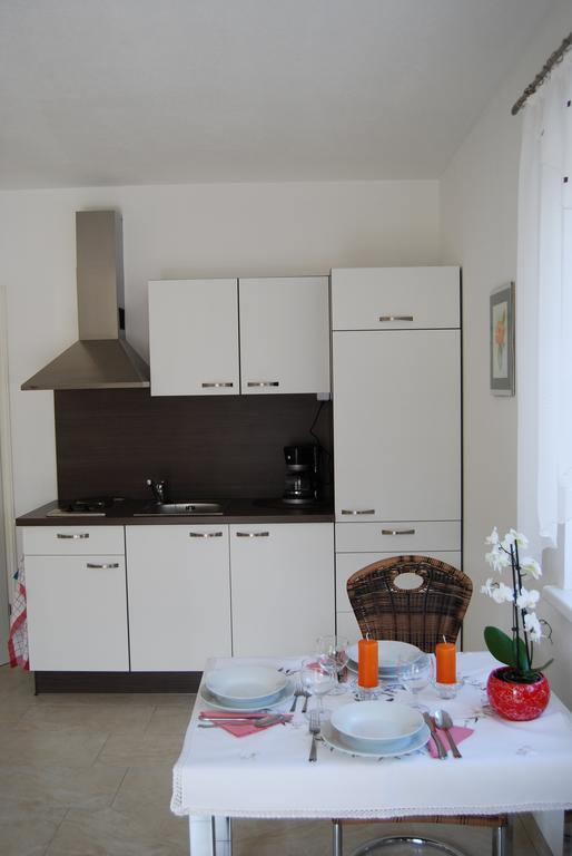 Florian Apartment *