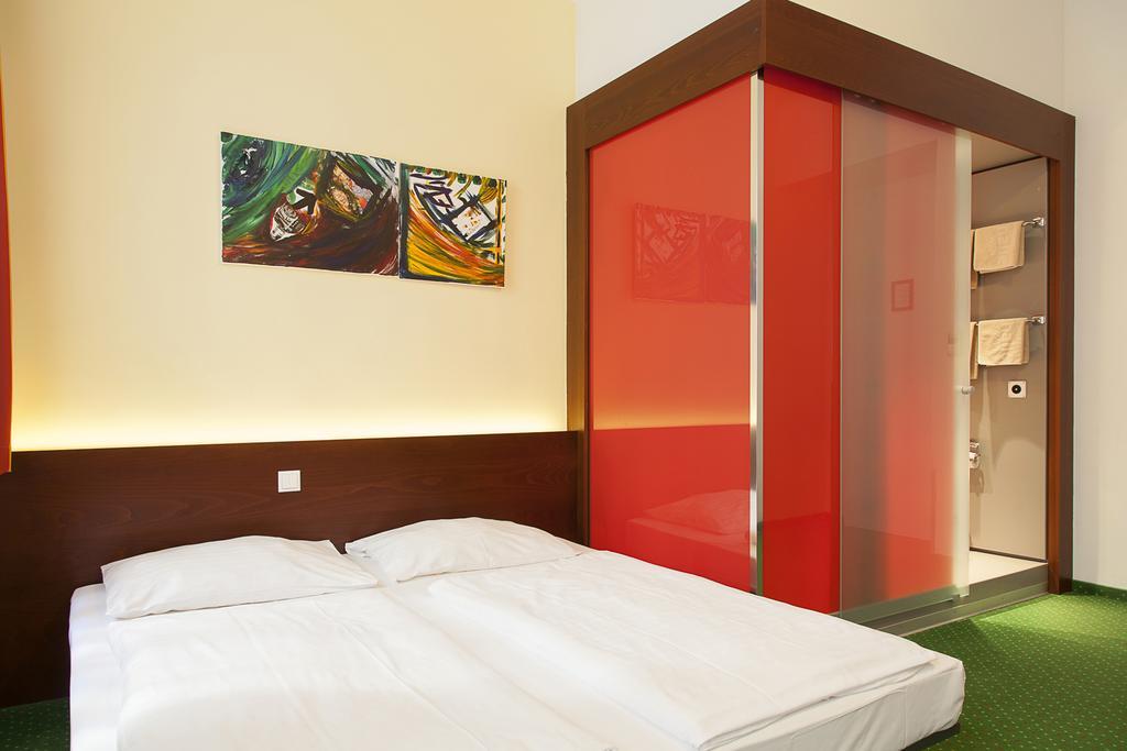 Bed & Breakfast Stadthalle 2*