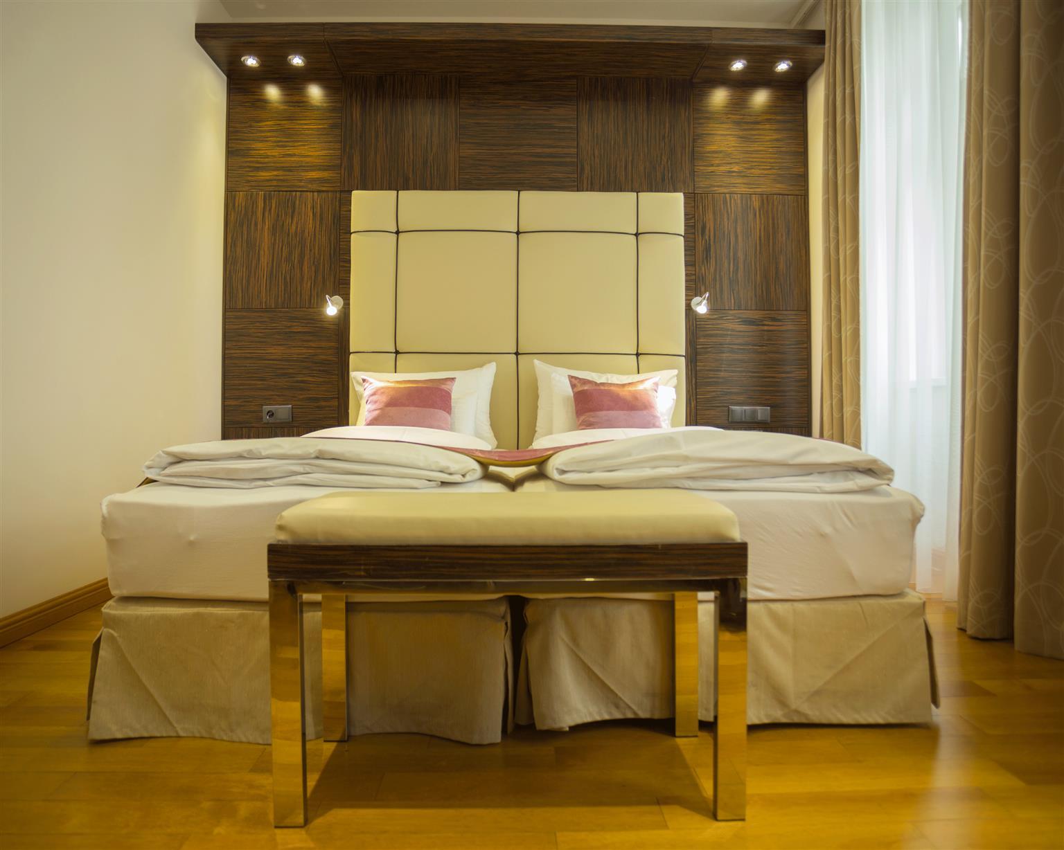 Western Arcadia Hotel