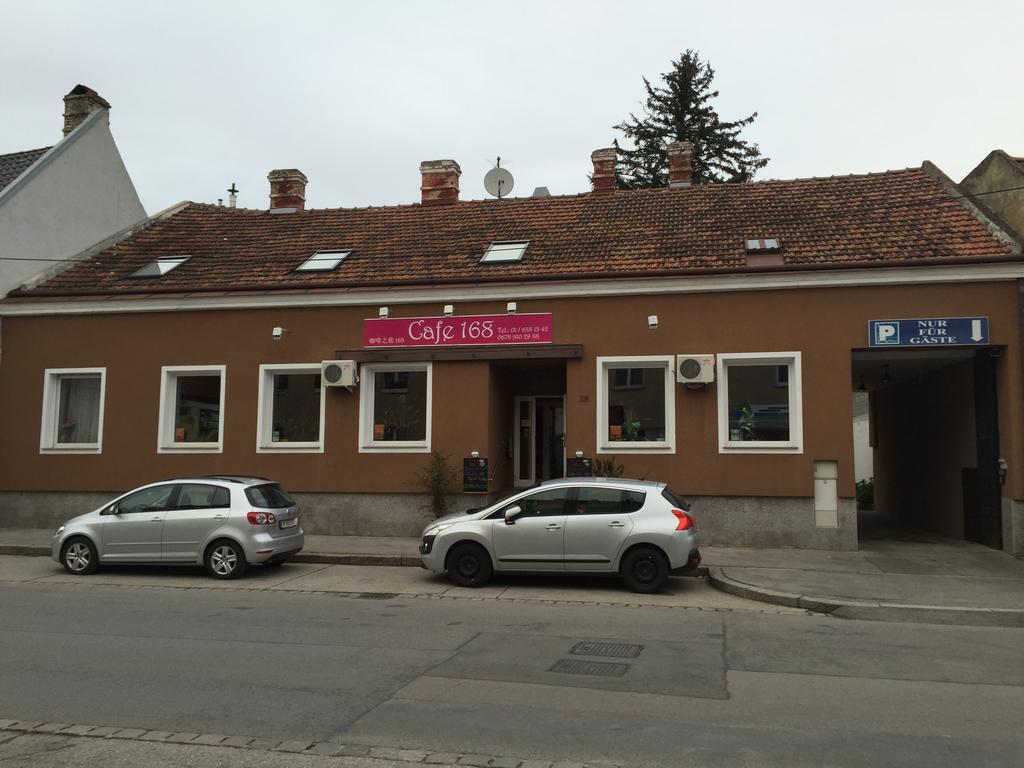 Cafe 168 Bed & Breakfast