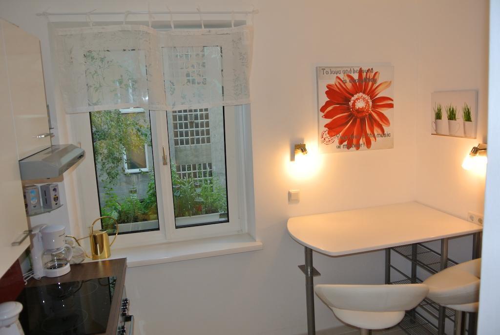 Paradies - U1 Station Altes Landgut Apartment Vienna