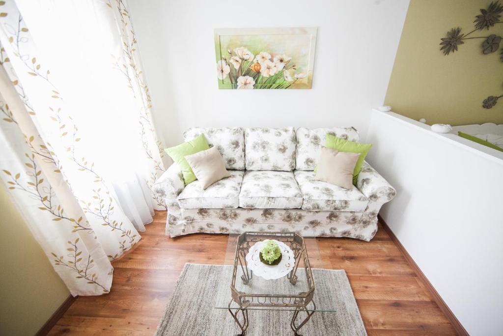 Apartment Traditional Tav - Entire