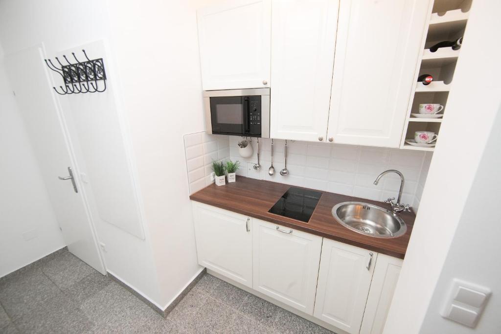Traditional Tav - Entire Apartment
