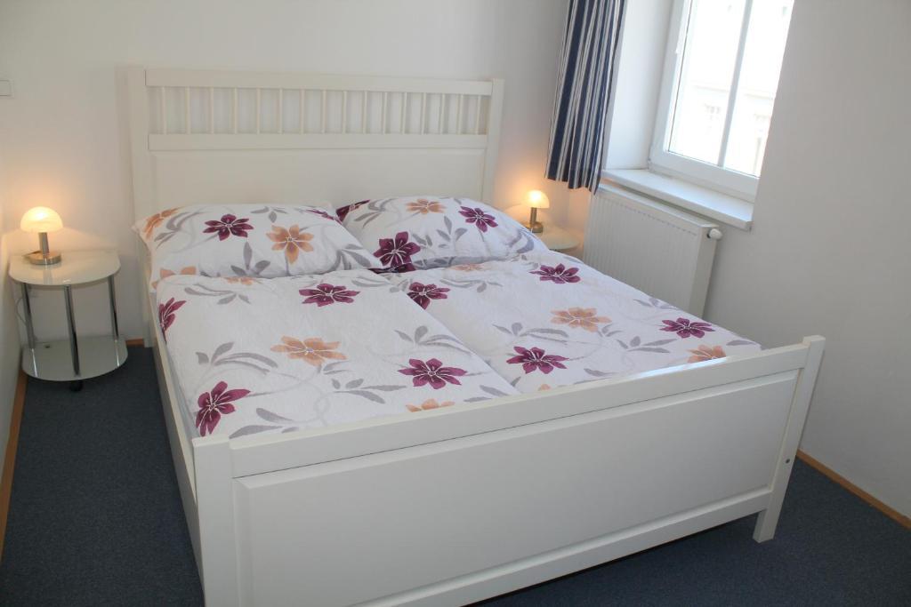 Apartment 3 Sunny Apartments-schoenbrunn, 100m2 With Balcony