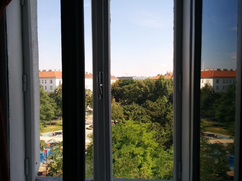 Maximillian Wien