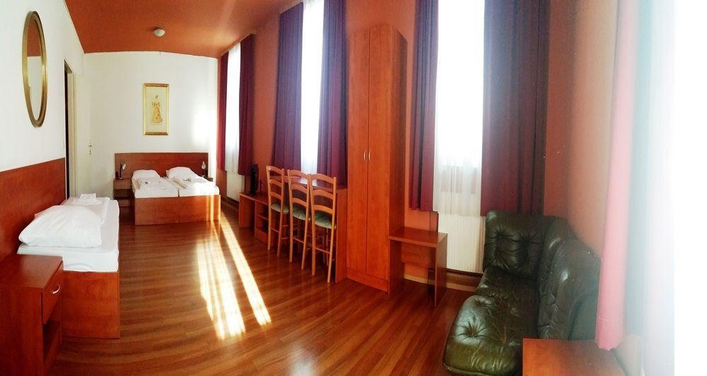 In Hernals Hotel 2*