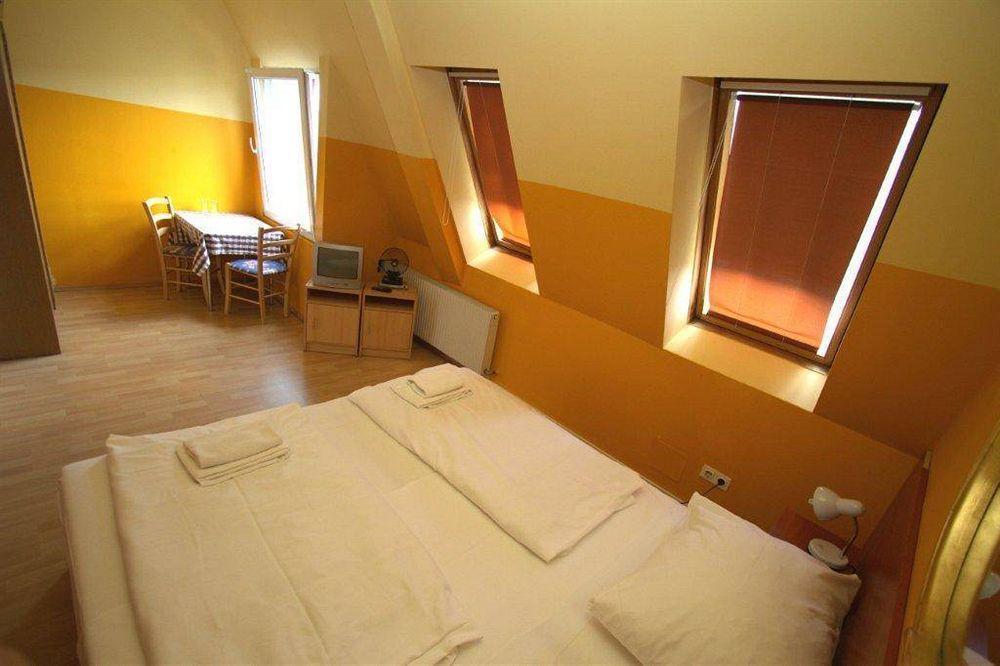 In Hernals Hotel 2*