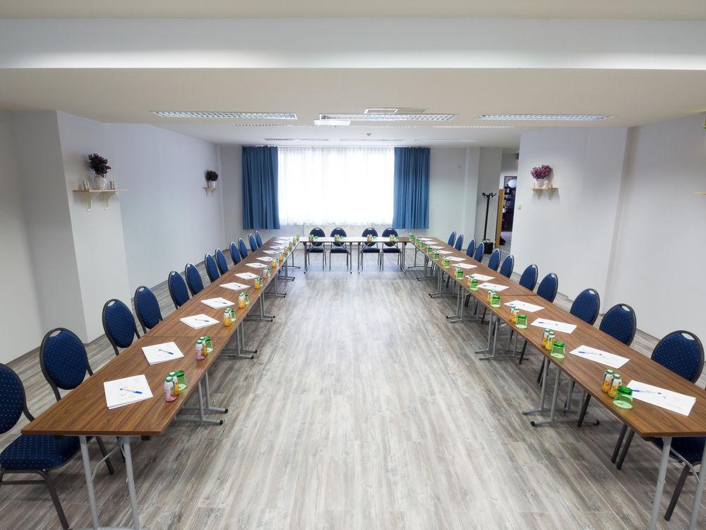 Arion Cityhotel & 24hours-apartment Hotel 4*