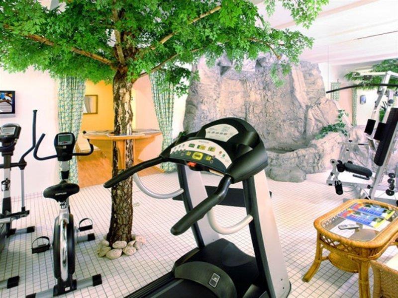 Hotel Nestroy 4*