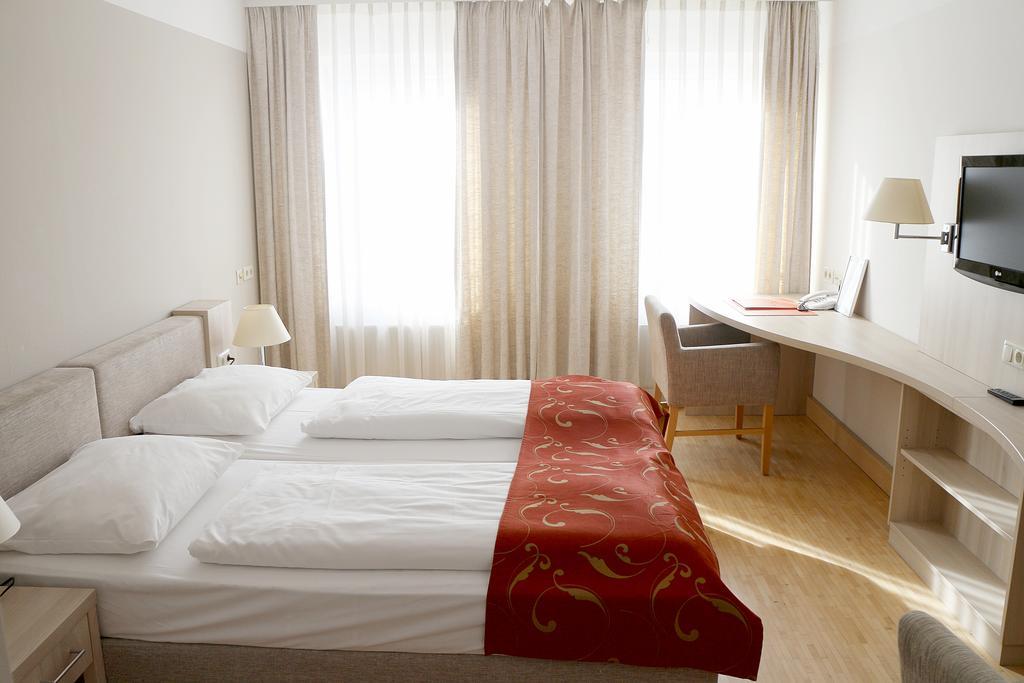 Hotel Europahaus 2*
