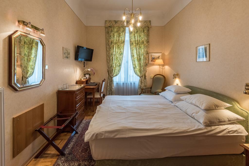 Hotel Arenberg Boutique Zentrum 4*