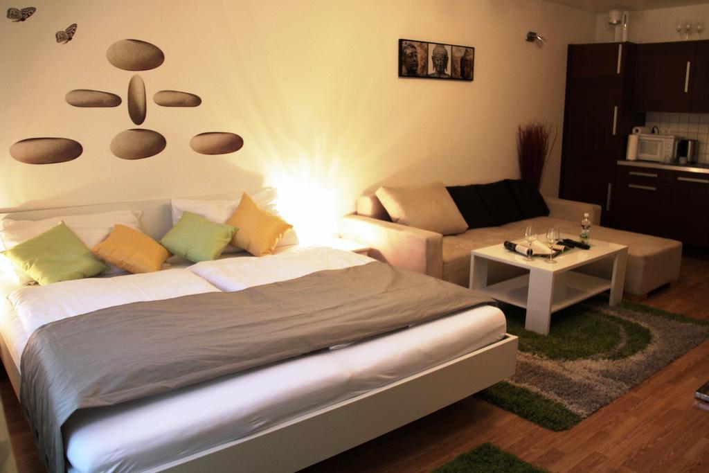 Quellenstrasse Apartment *