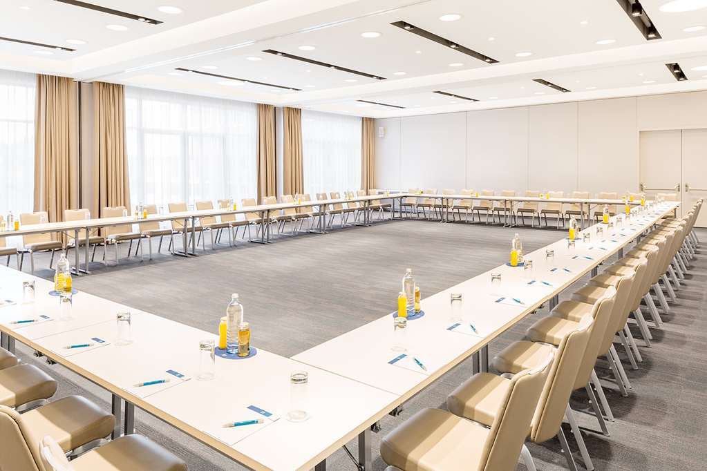 Hotel Nh Danube 4*
