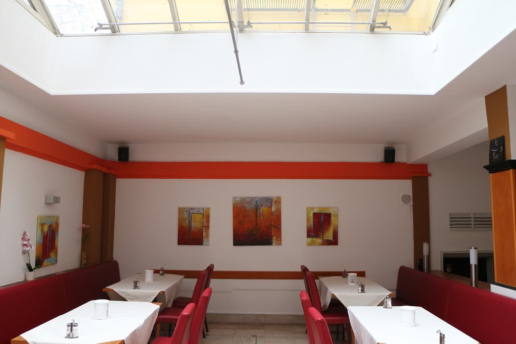 Carina Hotel 3*
