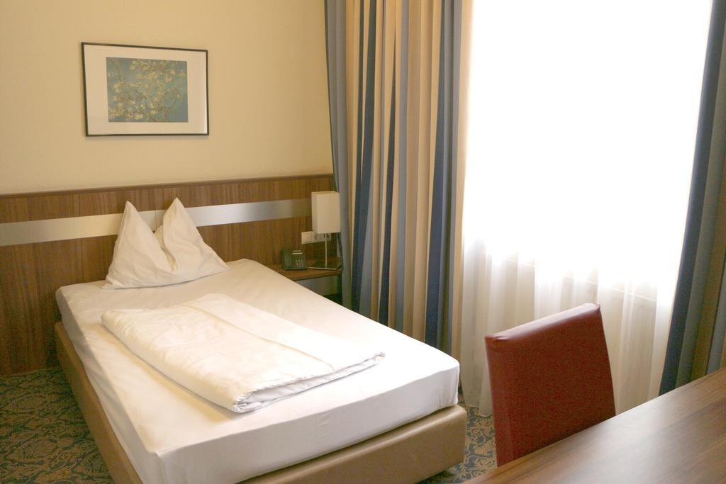 Carina Hotel 3*