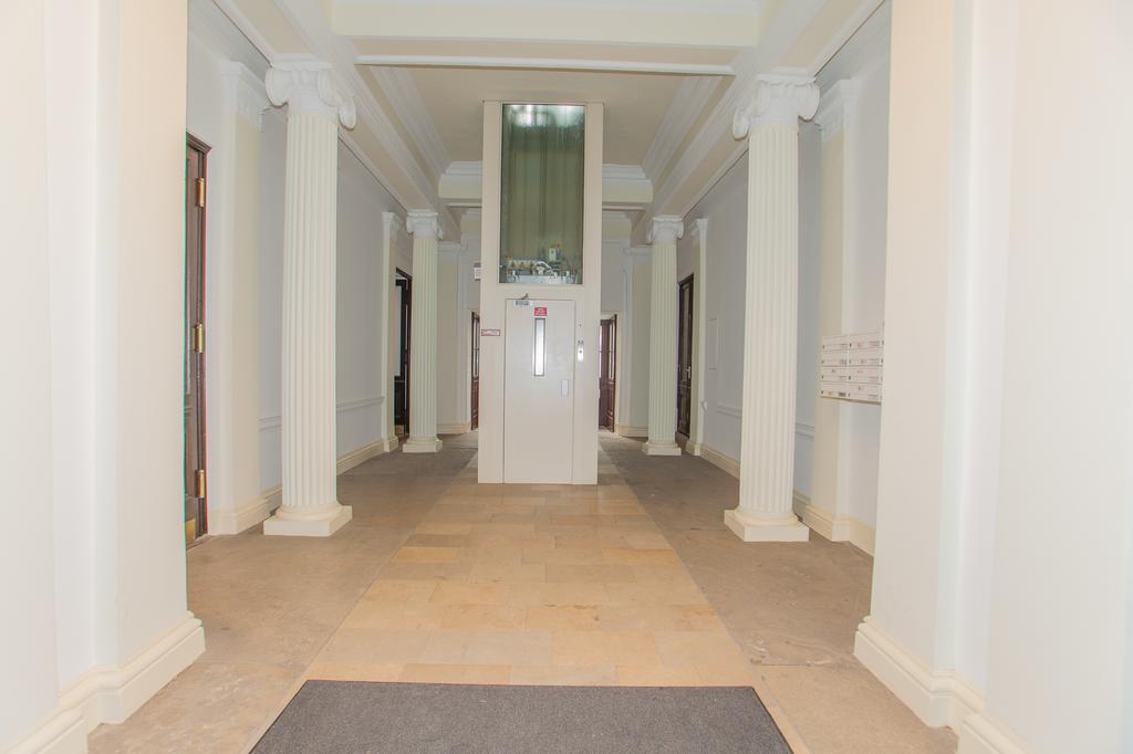 Deluxe Apartment With 3 Rooms - Hegelgasse 17 - * Vienna