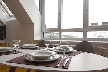 Getreidemarkt 10 Serviced Apartment Vienna
