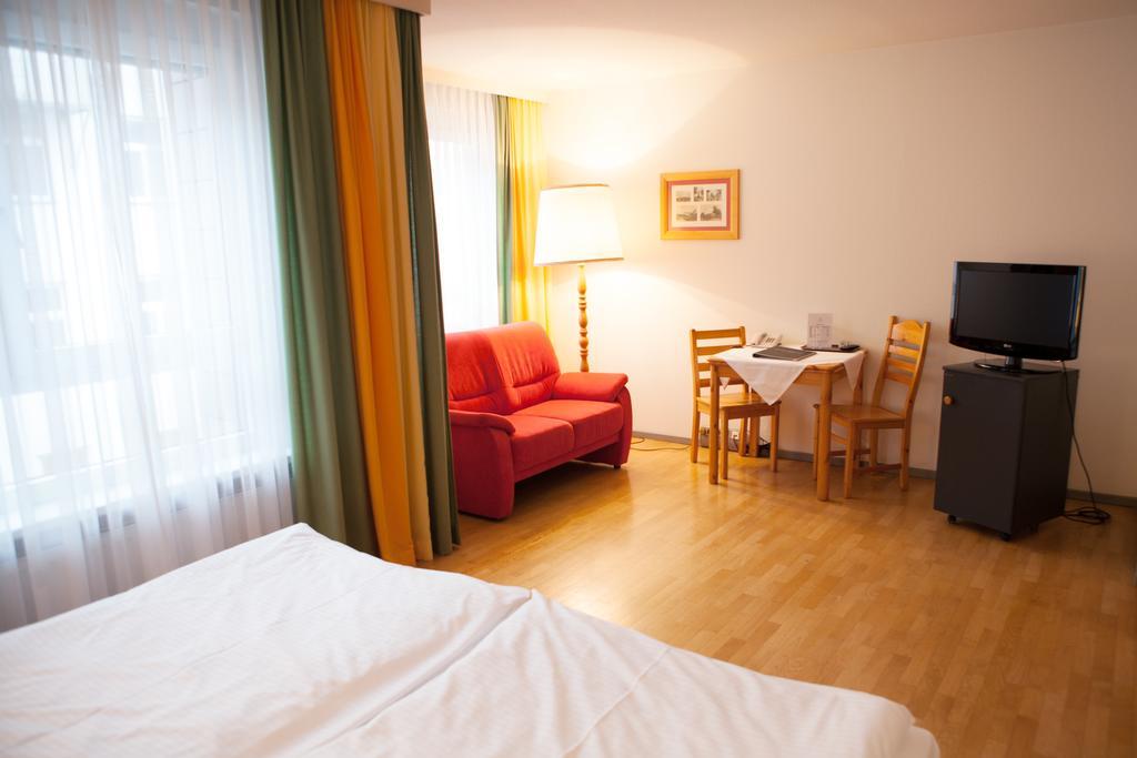 Hotel Caroline 3*